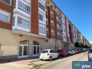 Etagenwohnung in Calle esla 24. Oportunidad vivienda seminueva en laguna de duero de tres dormit