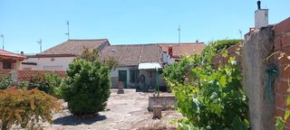 Casa  Avenida ramón y cajal. Oportunidad casa en matapozuelos de cuatro dormitorios.