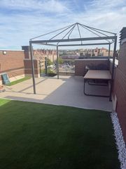 Penthouse in Calle montiano y luyando 14. Oportunidad dúplex seminuevo en covaresa de dos dormitorios, dos