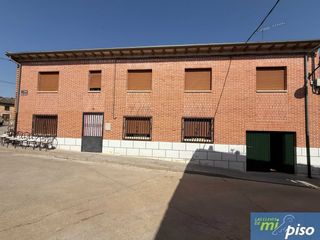 Casa  Calle san pablo 1. Oportunidad casa en pollos de siete dormitorios, dos baños.