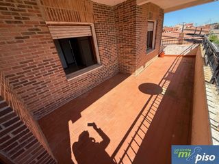 Ático  Plaza del piquillo 5. Oportunidad atico en portillo de cuatro dormitorios, dos baños,.