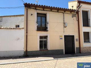 House in Calle esperanza 6. Oportunidad casa en valoria la buena de tres habitaciones.