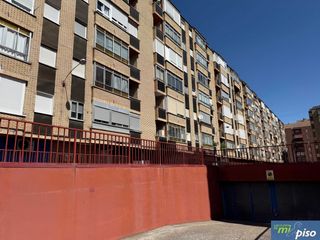 Pis a Calle Tarragona 1