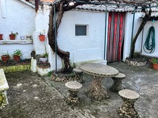 Casa  Calle calvario. Oportunidad casa en iscar de tres dormitorios.