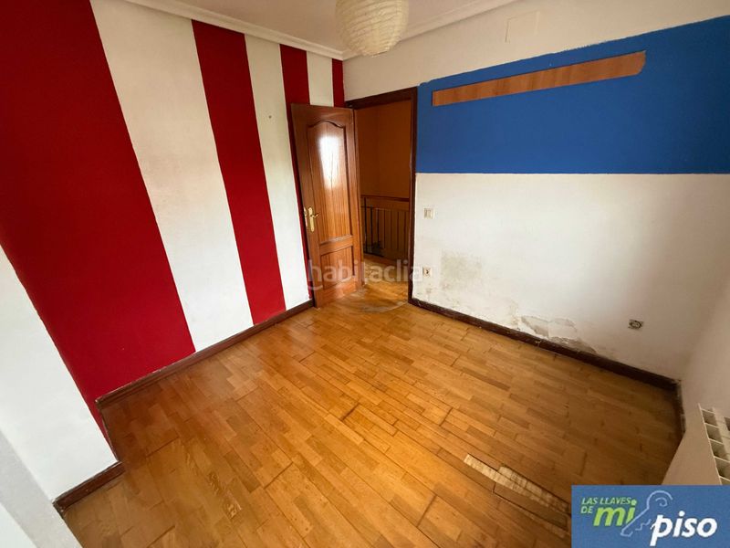 Foto 1bbdf7c5-41f4-414c-a77a-cd28a51f3101. Casa adossada a calle rosa chacel 15 a Cigales