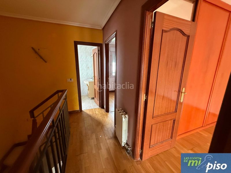Foto 6773742a-1522-452e-90f7-b6a38ace425c. Casa adossada a calle rosa chacel 15 a Cigales