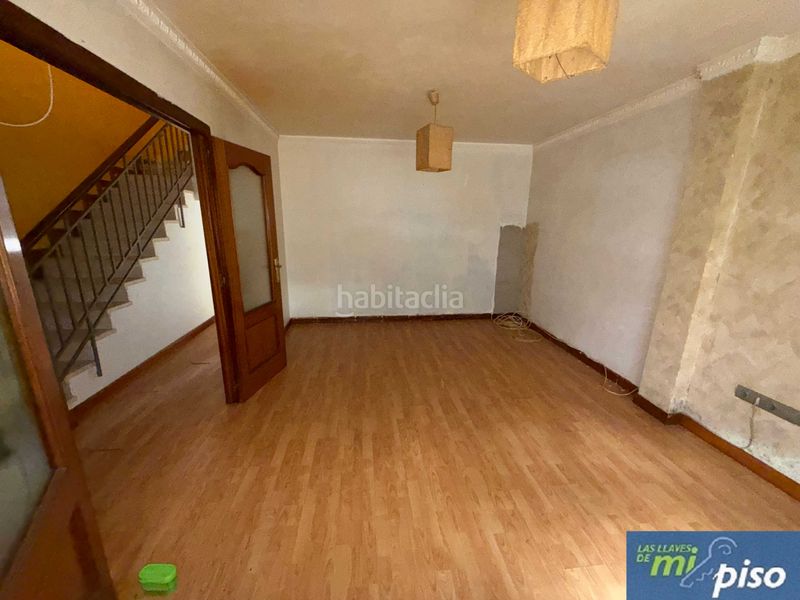 Foto a5d53390-dbd6-4844-91ed-ea0b41b4c76e. Casa adossada a calle rosa chacel 15 a Cigales