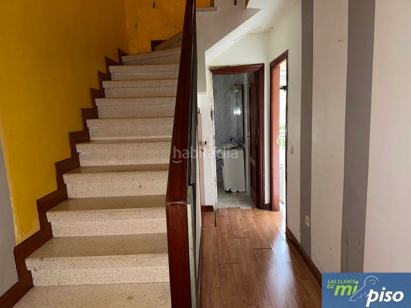 Foto b49ff7dd-a199-4824-a36f-52605c4c3c6e. Casa adossada a calle rosa chacel 15 a Cigales