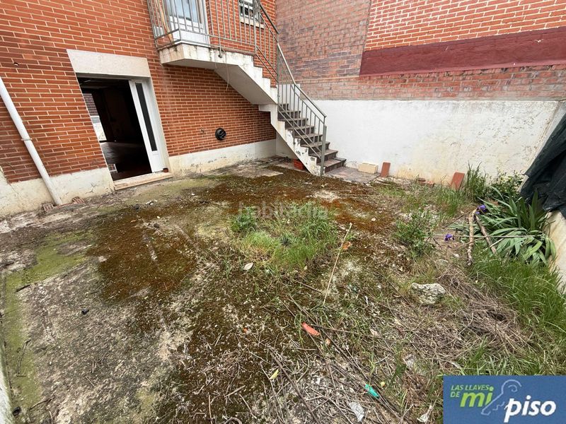 Foto eb8eecfd-10ac-4268-b2f2-a622308da3a8. Casa adossada a calle rosa chacel 15 a Cigales