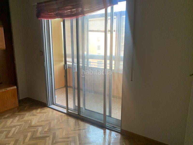 Foto f01d94b4-f1f1-4b4c-9c05-ef1111984f50. Piso en calle de las eras 4 oportunidad vivienda en Huerta del Rey de tres dormitorios. en Valladolid