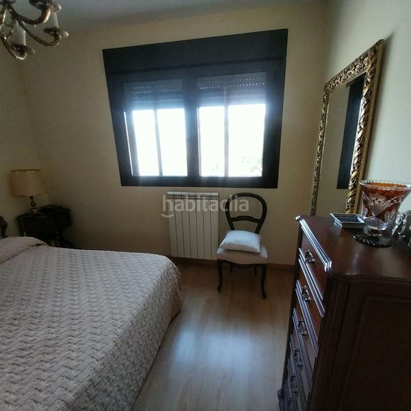 Foto 26c68b9a-3e0d-4222-982e-0755c2bbdbf3. Casa adossada a calle ciriaco velasco 18 a Villanubla