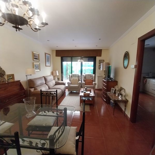 Foto 5e8259fe-9328-4b7f-b9c0-3fccbe03e800. Casa adossada a calle ciriaco velasco 18 a Villanubla