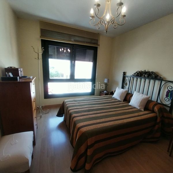 Foto a8fd84d8-5978-4150-8d85-c751f2de5521. Casa adossada a calle ciriaco velasco 18 a Villanubla
