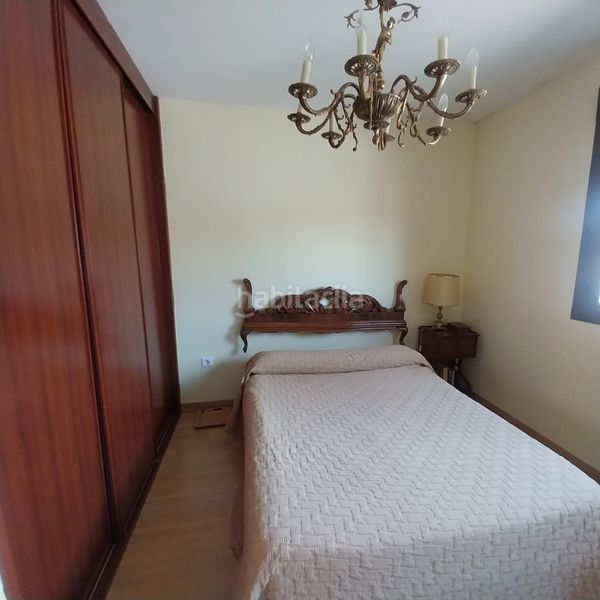 Foto d3e9b251-c28a-43ed-83b3-d93c46582408. Casa adossada a calle ciriaco velasco 18 a Villanubla