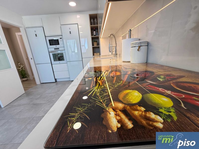 Foto 19ac609b-74ec-4edd-992a-b4f844400841. Ático en paseo obregón 84 oportunidad atico nuevo en puente jardín de cuatro dormitorios, tres baños. en Valladolid