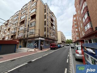 Pis a Calle Tarragona 1