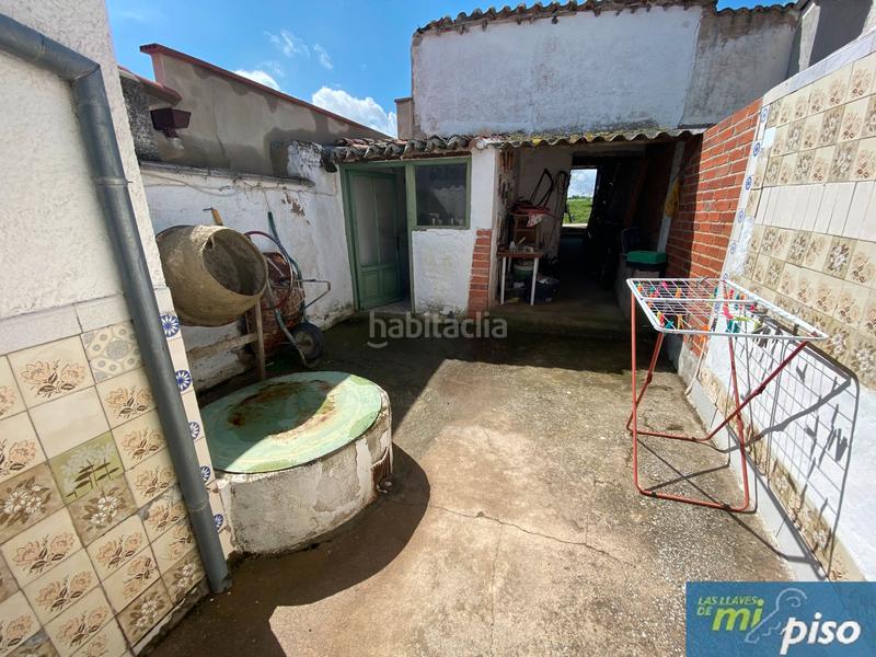 Foto 85cb040d-c555-4bd6-9965-bdacaab2ea7b. Casa en cl-602 77 en Nava del Rey