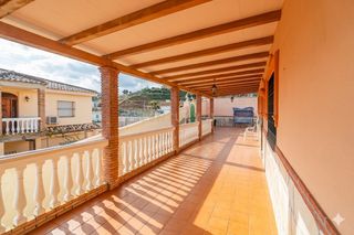 Maison à Ds atalaya  polígono 26 parcela 1 rio de las pasadas. mijas (mál. Finca con casa de 4 dormitorios, nave de 400 m y almacén de 300
