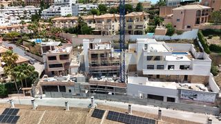 Casa en Calle esmeralda, 38, mijas, spain. Villa de obra nueva en riviera del sol, mijas costa, malaga