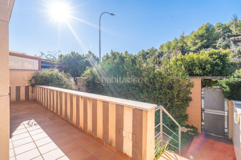 Foto 8a950e43-09eb-4167-a1c7-e0ab27a64bcd. Casa amb aparcament piscina a Parque Clavero Málaga