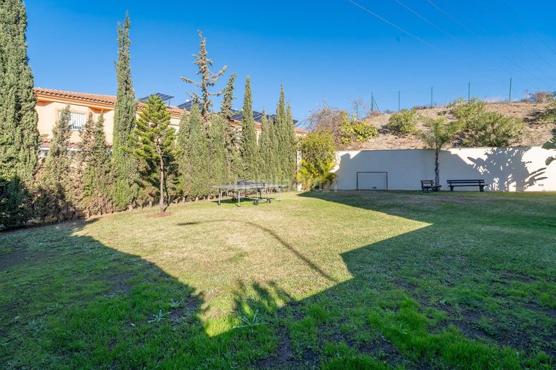 Foto b5996c99-8e7c-496f-8779-75e81e5c1cda. Casa amb aparcament piscina a Parque Clavero Málaga