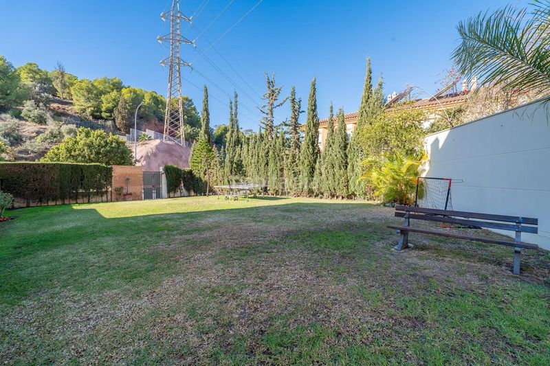 Foto ddefcaf7-8683-4ffa-b6c0-6c72d277c3dc. Casa amb aparcament piscina a Parque Clavero Málaga