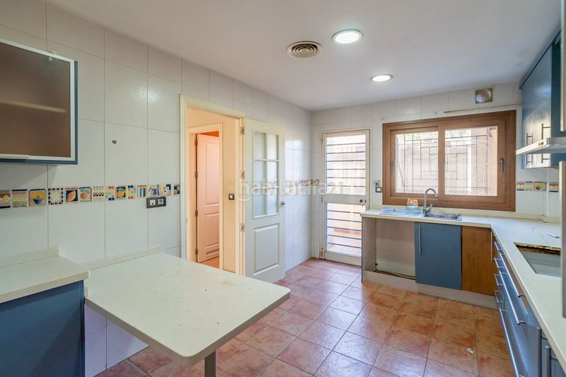Foto ed78ac13-74e6-4a0c-9d5b-e771bd9c5591. Casa amb aparcament piscina a Parque Clavero Málaga
