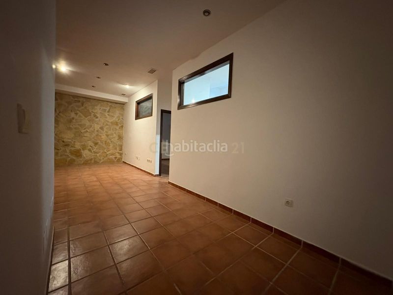 Foto fa4ae05b-6dc0-46fa-8e41-c04bd32527d2. Casa amb aparcament piscina a Parque Clavero Málaga