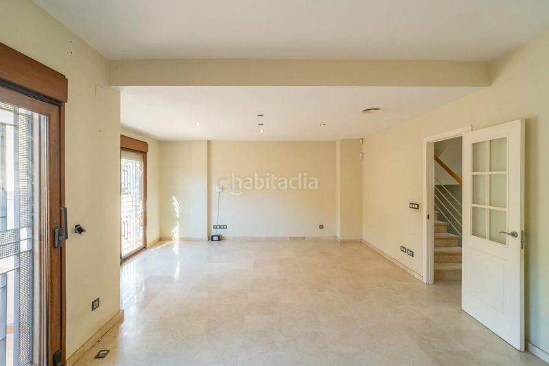 Foto cee5ea6f-a150-41f5-9426-3742724b1f15. Casa a 36 a Parque Clavero Málaga