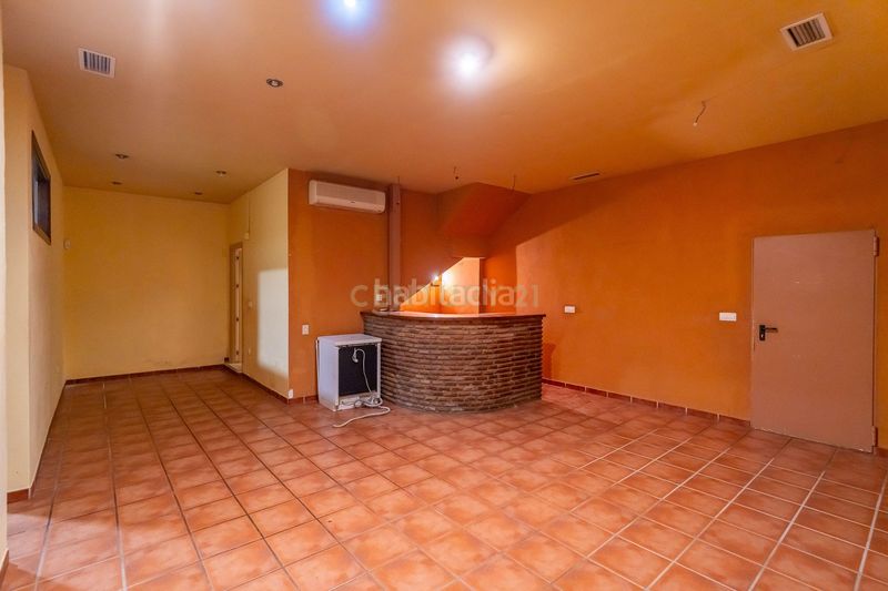 Foto d1b43127-c39d-44e4-8372-7a9c9f6780c7. Casa a 36 a Parque Clavero Málaga