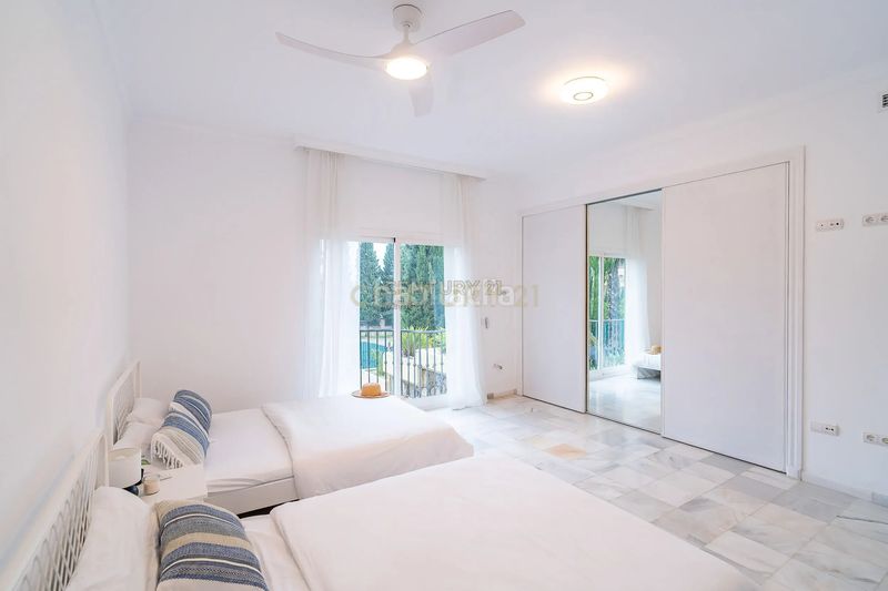 Foto c48e1481-0a76-440a-a24d-0eae302388bb. Casa amb piscina a Mijas golf Mijas