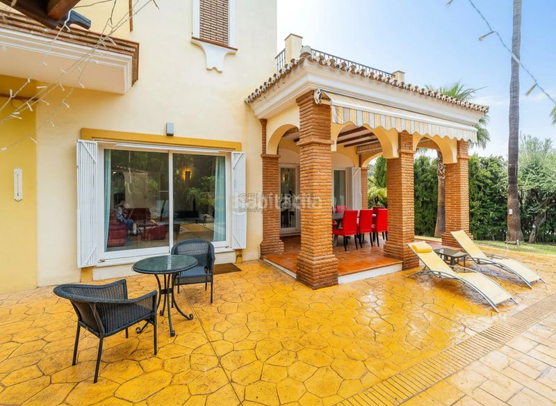 Foto caed5b69-6063-409a-8dea-71ba816a39a9. Casa amb piscina a Mijas golf Mijas