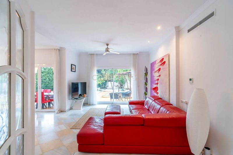 Foto d2367b4c-8d61-40c1-aa48-8bd8025f3efe. Casa amb piscina a Mijas golf Mijas