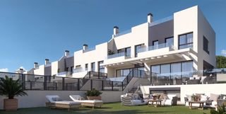 Semi detached house in Urbanización cala golf 1