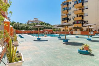 Piso en Cl antonio chenel  antoñete 7 res. el consejofuengirola (málaga). Amplio apartamento en los bolichesfuengirola, málaga con piscina