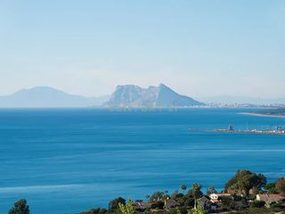 Apartament  Calataraje 27. Espectacular apartamento en manilva, málaga con piscina y jardín