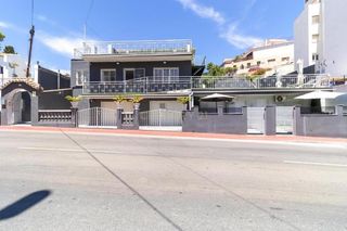 Edificio in Calle Orquídea, 6, 29640 Fuengirola, España