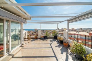 Apartamento en Avenida acapulco, 6, fuengirola, spain 6. Ático de lujo en la planta 14 en fuengirola  una vista más allá