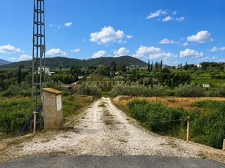 Finca rústica a Partida chozones, 8, 29120, málaga, spain. Parcela rústica en alhaurín el grande con pozo propio, electrici
