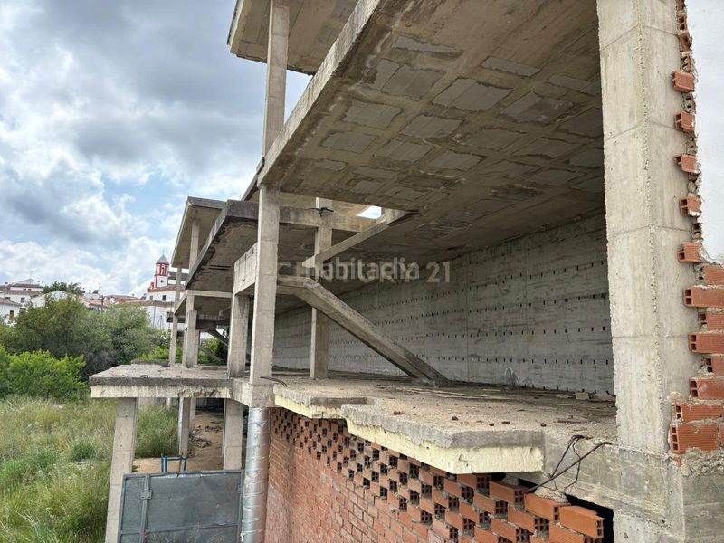 Foto a8e1017b-c186-4cf9-9e2a-6180d33a3133. Edifici a los maestros a Atajate