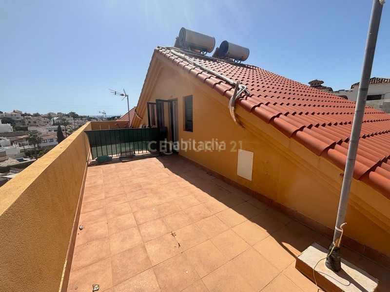 Foto b668f610-5343-4825-aefb-ac3fc2054fe2. Casa adossada amb aparcament a Torreblanca del Sol Fuengirola