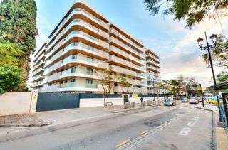 Apartament a Avenida santa amalia, 17, fuengirola, spain 17. Exclusivo apartamento de lujo con jardín privado  jade tower fue