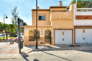 Casa a schiera  Cl rio pasadas de las 21 casa de sharaymijas (málaga) 21. Gran oportunidad! vendo espectacular adosado de esquina en mijas