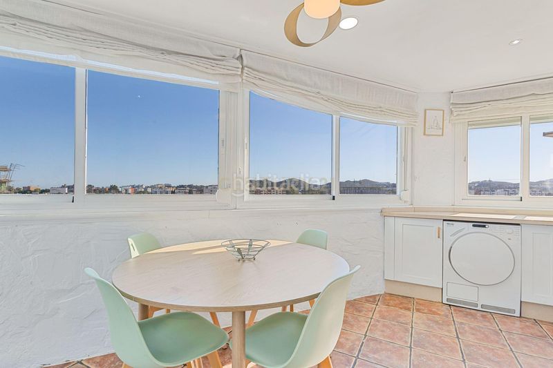 Foto 5098d5a2-ee9d-4315-a513-cbc95a25ff17. Apartament a Las Flores Mijas