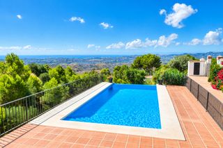 Maison à C.º de los ríos, 70, 29650 mijas, málaga, spain. Se vende amplia villa con vistas al mar y licencia turística en