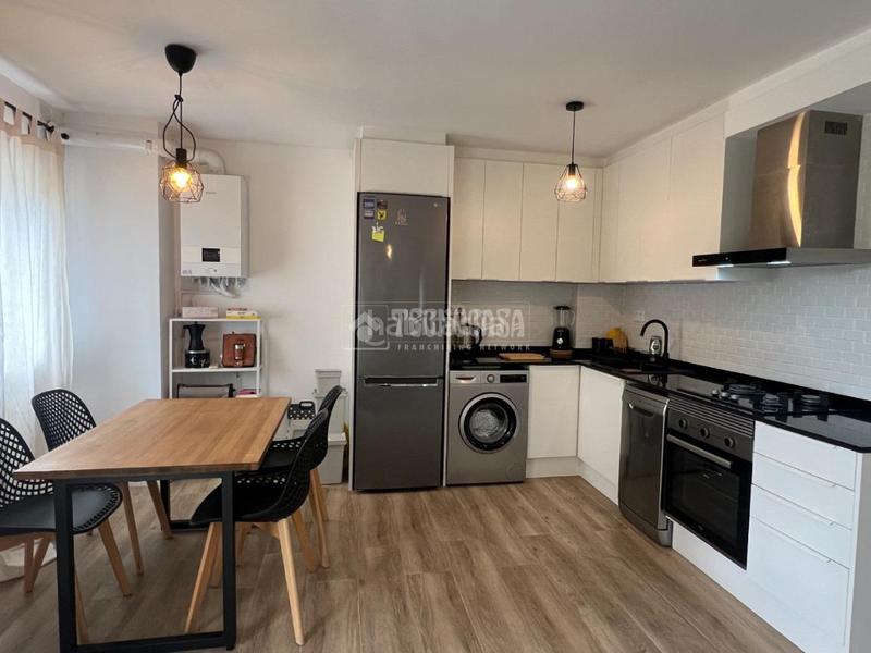 Foto ca2b8972-4aa9-47a5-898a-bcc5ea8c4c37. Piso  en venta en Muntanyeta Castelldefels