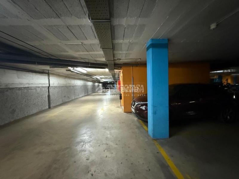 Foto 3776ccc2-2d8a-4436-8aca-1eef7d885bb1. Autoparkplatz in Centre Castelldefels