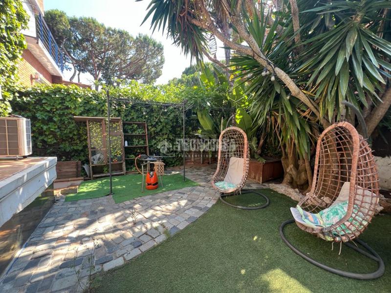 Foto 63c0f407-d94b-407f-a74a-dc64c8b75d56. Casa pareada casa en venta en La Pineda Castelldefels