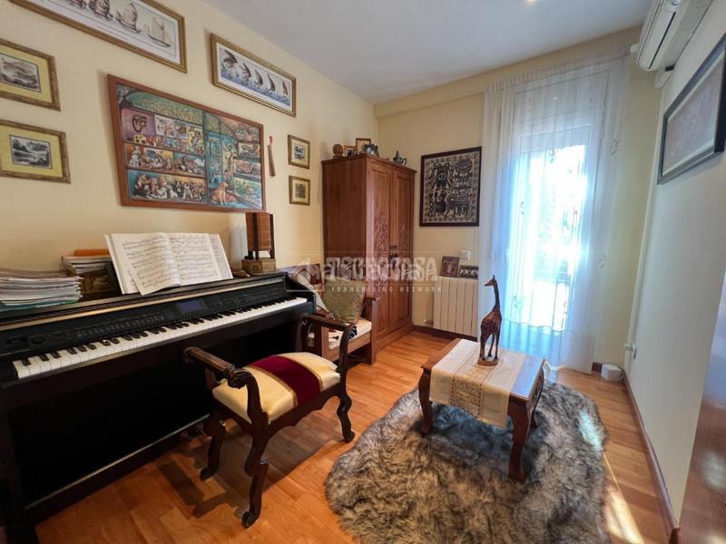 Foto d9edab00-5725-40f5-acb8-bf3a4915a998. Casa pareada casa en venta en La Pineda Castelldefels
