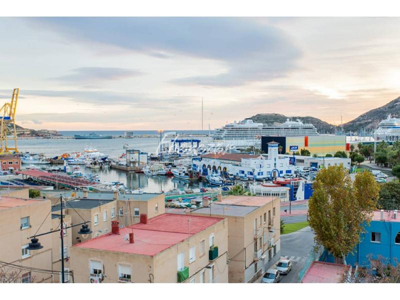 Foto b6efdfe2-514d-409b-a3f6-051379f5fb2a. Miete etagenwohnung in Casco Antiguo Cartagena